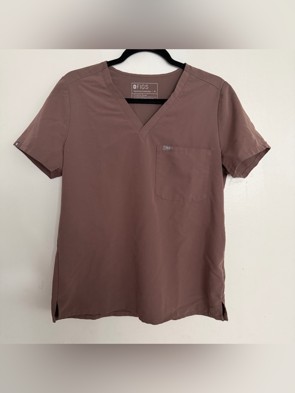 Women’s FIGS Catarina One-Pocket Scrub Top Smokey Taupe 3925 Size Medium